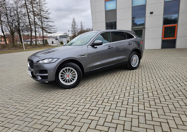 Jaguar F-Pace cena 63000 przebieg: 164000, rok produkcji 2017 z Sanok małe 781